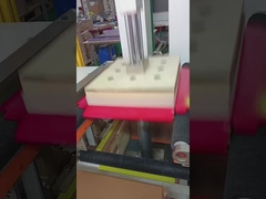 Kotak kemasan karton lipat yang dapat didaur ulang dengan penutup magnetik dan penutup pita