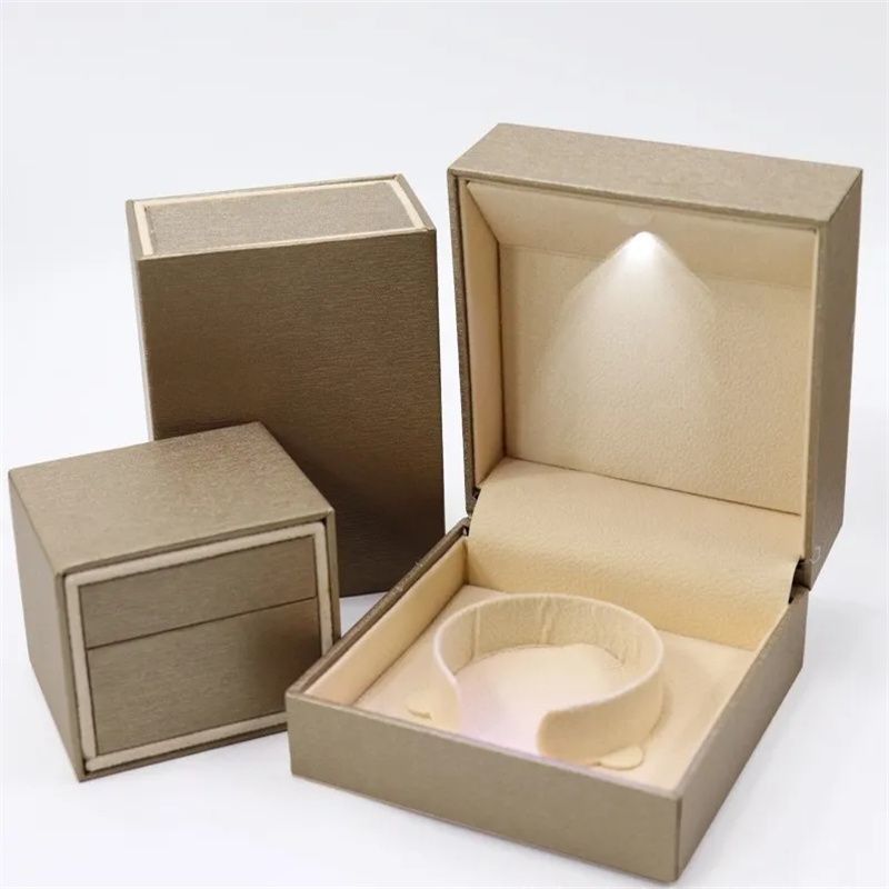 Kotak cincin / kalung / anting Bulk Lead Time 15-20 Hari 100% Kemasan Kertas Daur Ulang Kotak laci dengan lampu LED