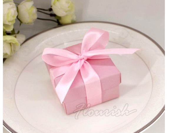 Pink Art Paper Customized Gift Box Hot Stamping Bowknot Type Candy Gift Boxes