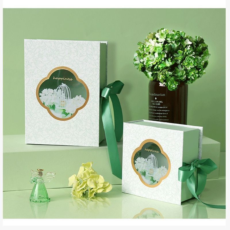 Jenis Buku Magnetic Clousre Paper Packaging Box Hadiah Dengan Ribbon Custom Logo Diterbitkan