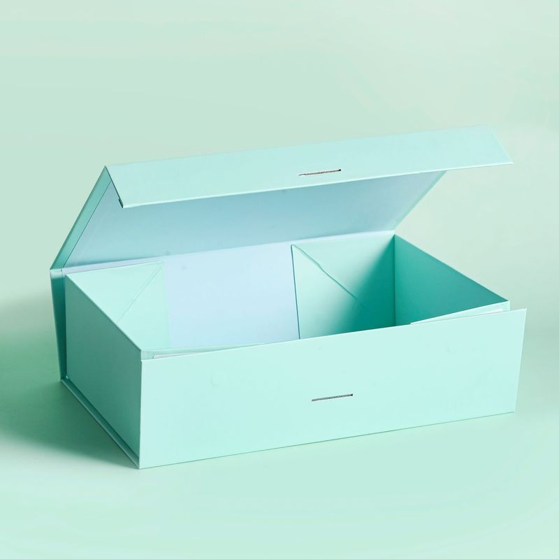 Make up Kosmetik Kaos Sepatu Kemasan Lipat Custom Logo Storage Box dengan pita dan Logo Printing