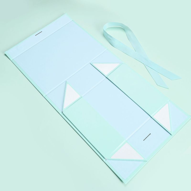 Make up Kosmetik Kaos Sepatu Kemasan Lipat Custom Logo Storage Box dengan pita dan Logo Printing