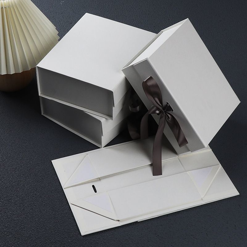 Custom Magnetic Closure Foldable Cardboard Packaging Box for Food Household Electronics Cosmetics Cake Perhiasan dan Hadiah